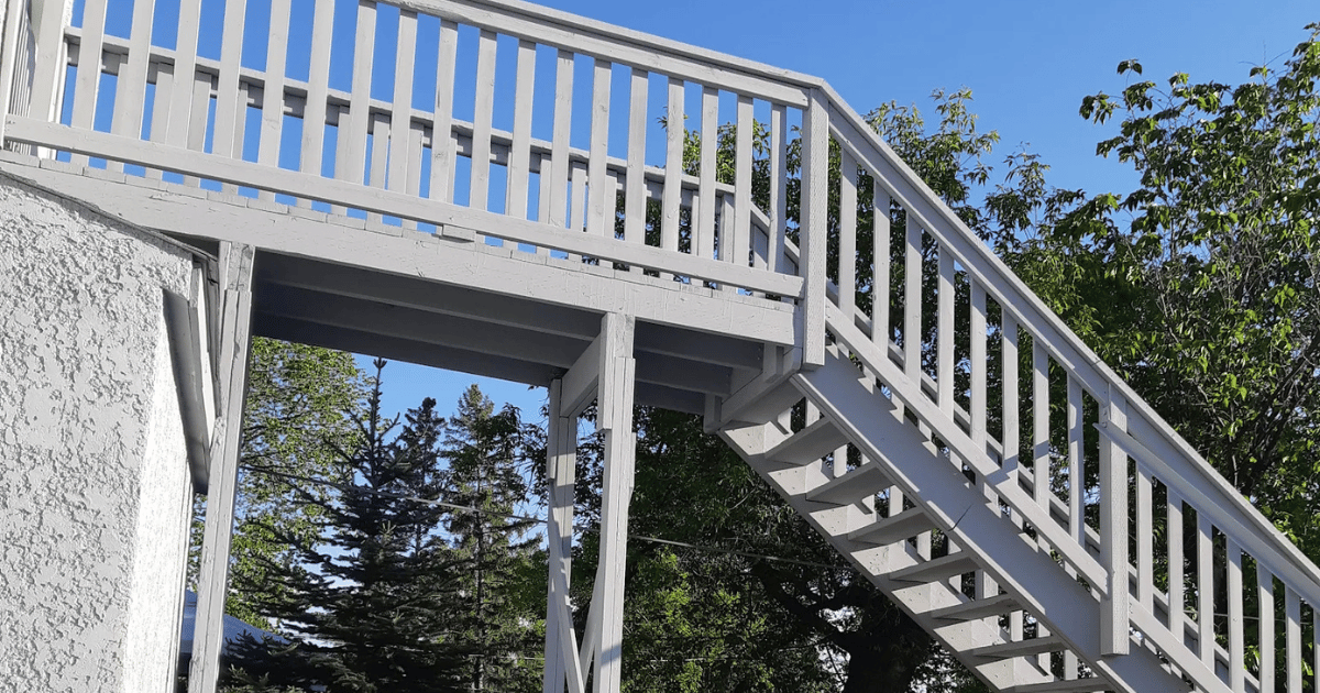 Deck, Railing, & Fence Painting